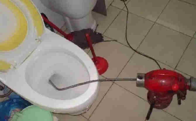 宜章马桶通下水